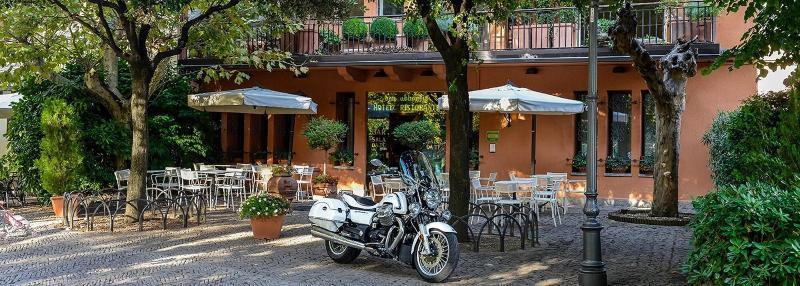Hotel Don Abbondio Lecco Exterior photo