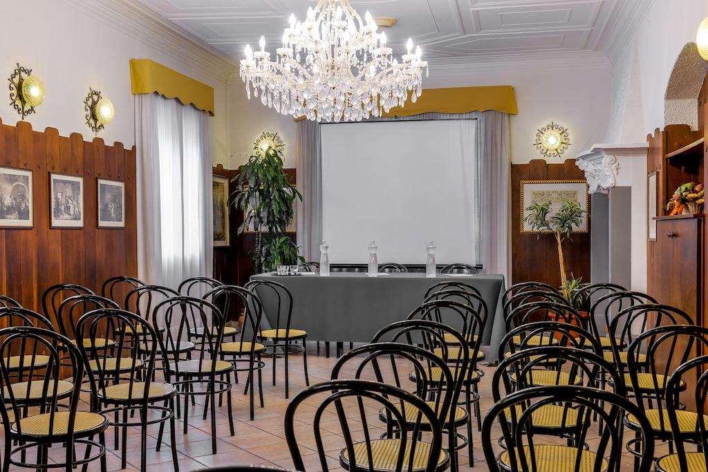 Hotel Don Abbondio Lecco Facilities photo